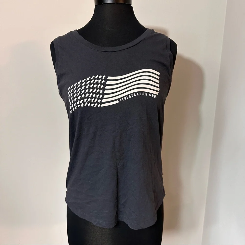 Levi’s Black Tank Top in Size Small